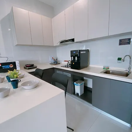 Country Garden Danga Bay By Lions Bay Apartment Johor Bahru Room photo