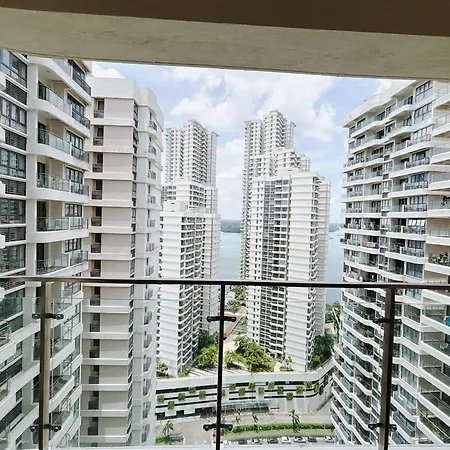 Country Garden Danga Bay By Lions Bay Apartment Johor Bahru Room photo
