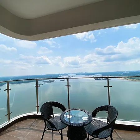 Country Garden Danga Bay By Lions Bay Apartment Johor Bahru Room photo