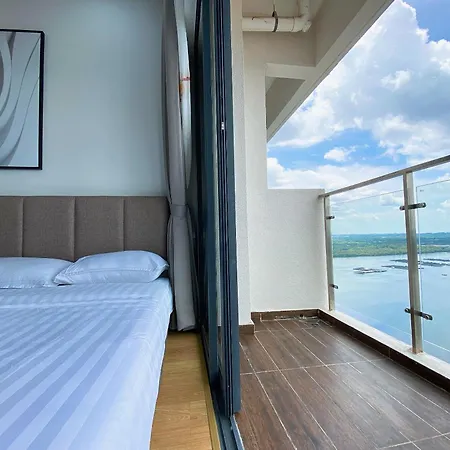 Country Garden Danga Bay By Lions Bay Apartment Johor Bahru Room photo