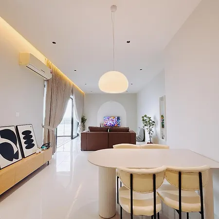 Country Garden Danga Bay By Lions Bay Apartment Johor Bahru Room photo