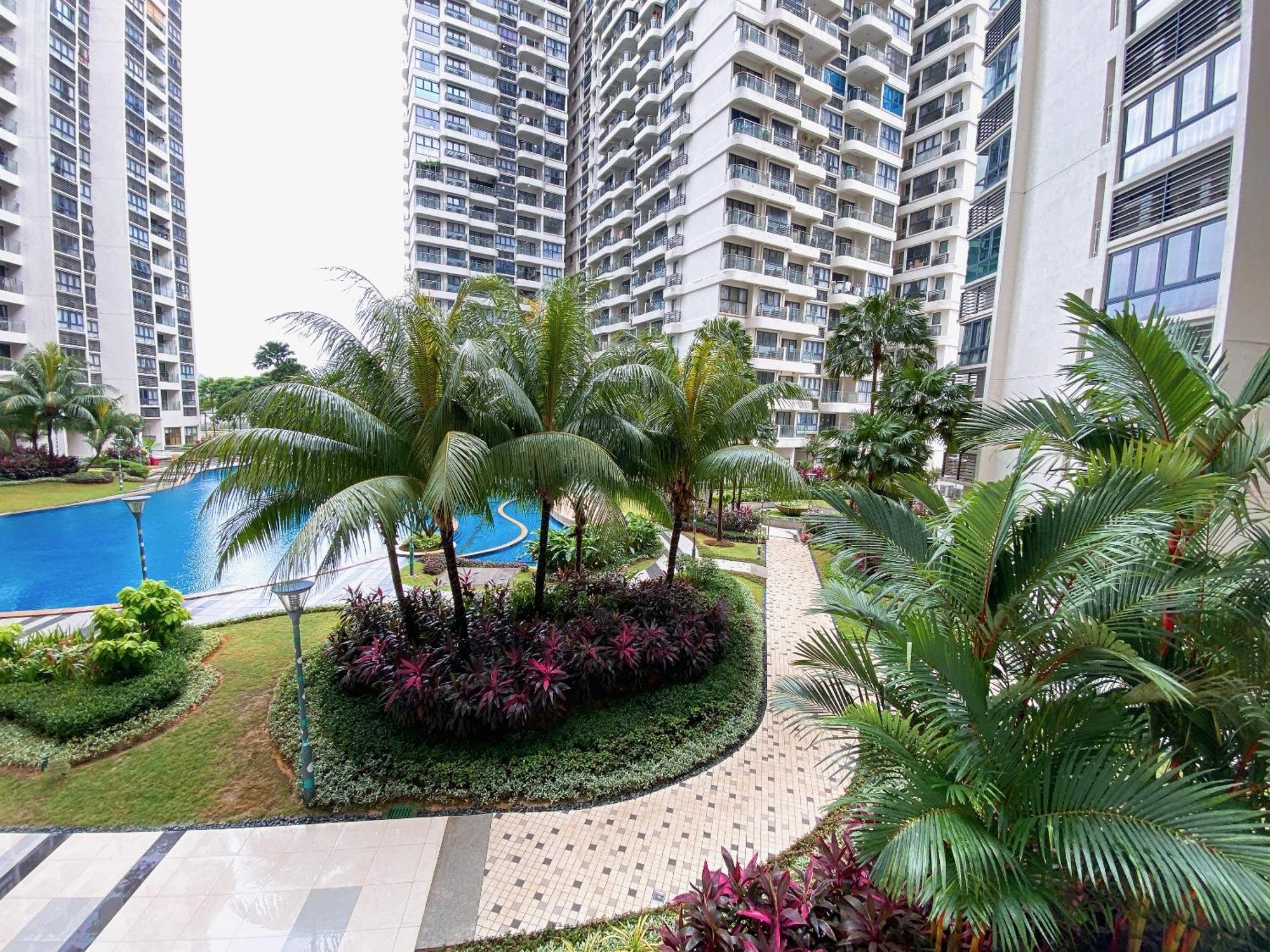 Apartment Country Garden Danga Bay By Lions Bay *