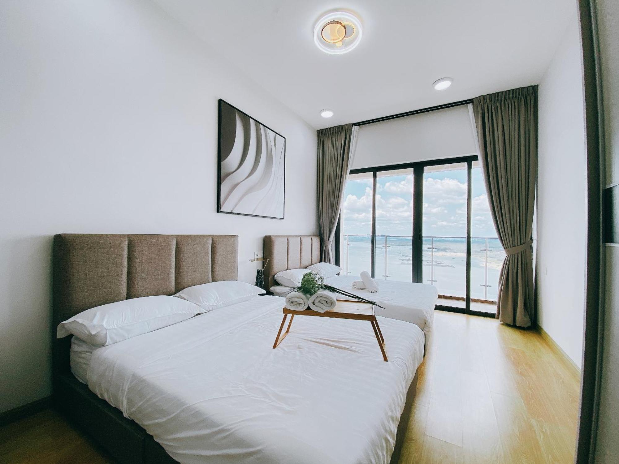 Country Garden Danga Bay By Lions Bay *
