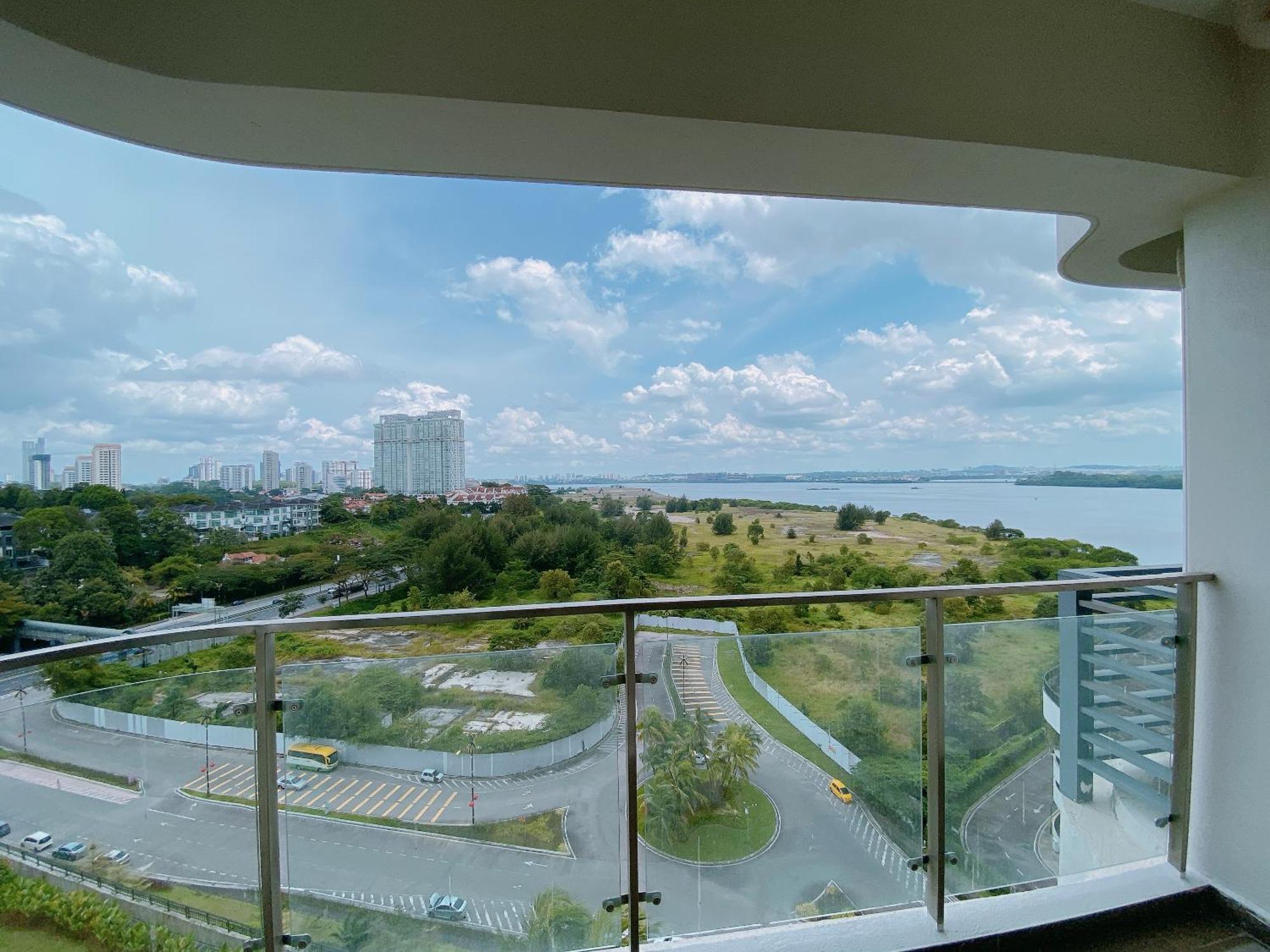 Country Garden Danga Bay By Lions Bay * Johor Bahru