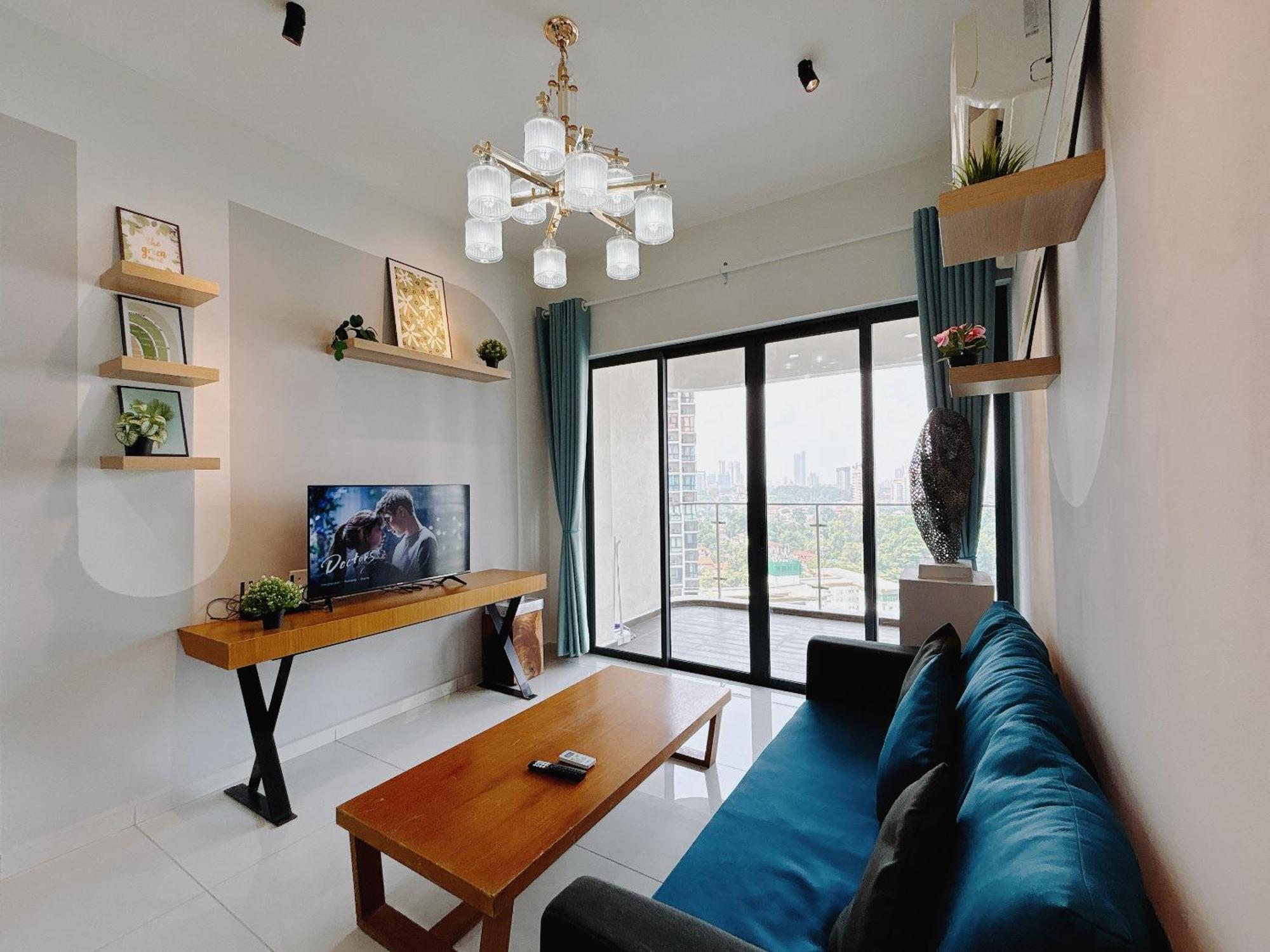 Country Garden Danga Bay By Lions Bay