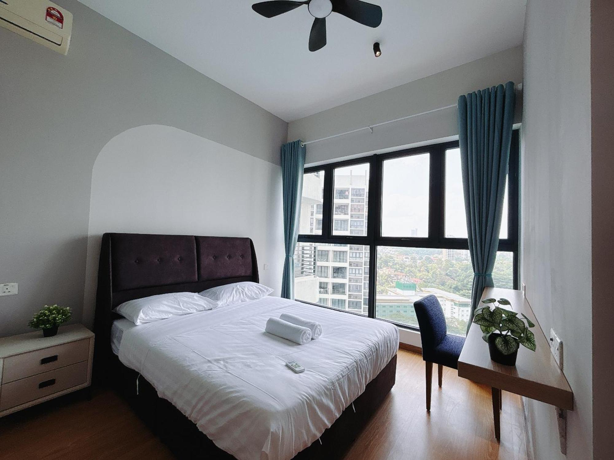 Country Garden Danga Bay By Lions Bay Apartment