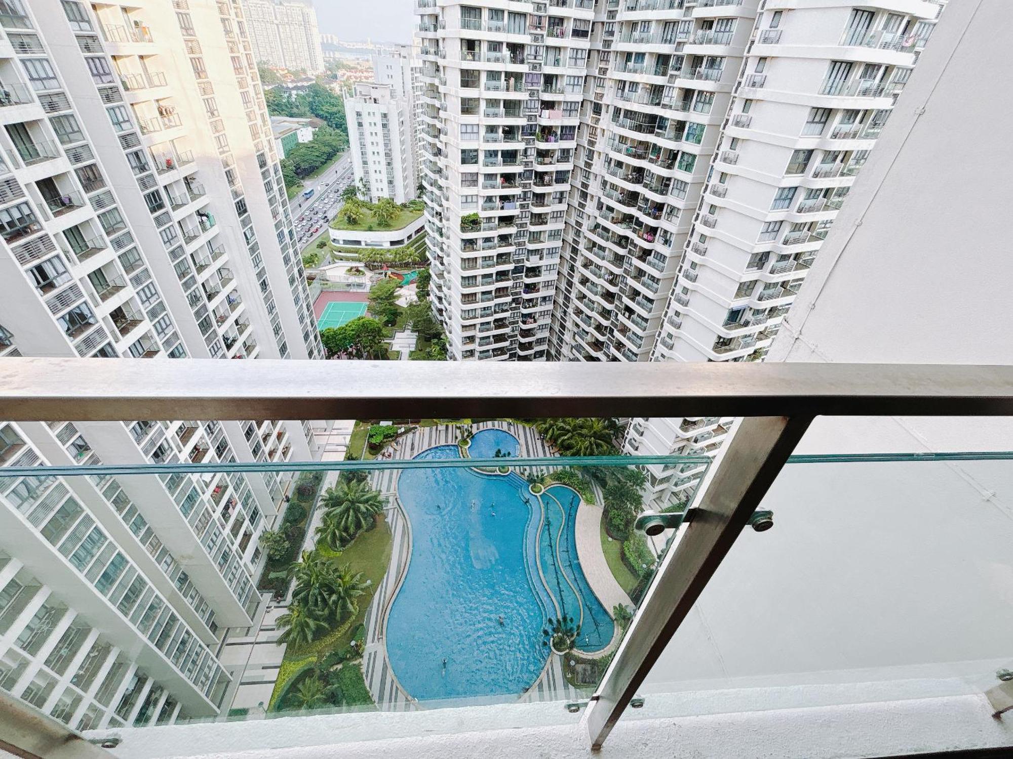 Country Garden Danga Bay By Lions Bay Apartment