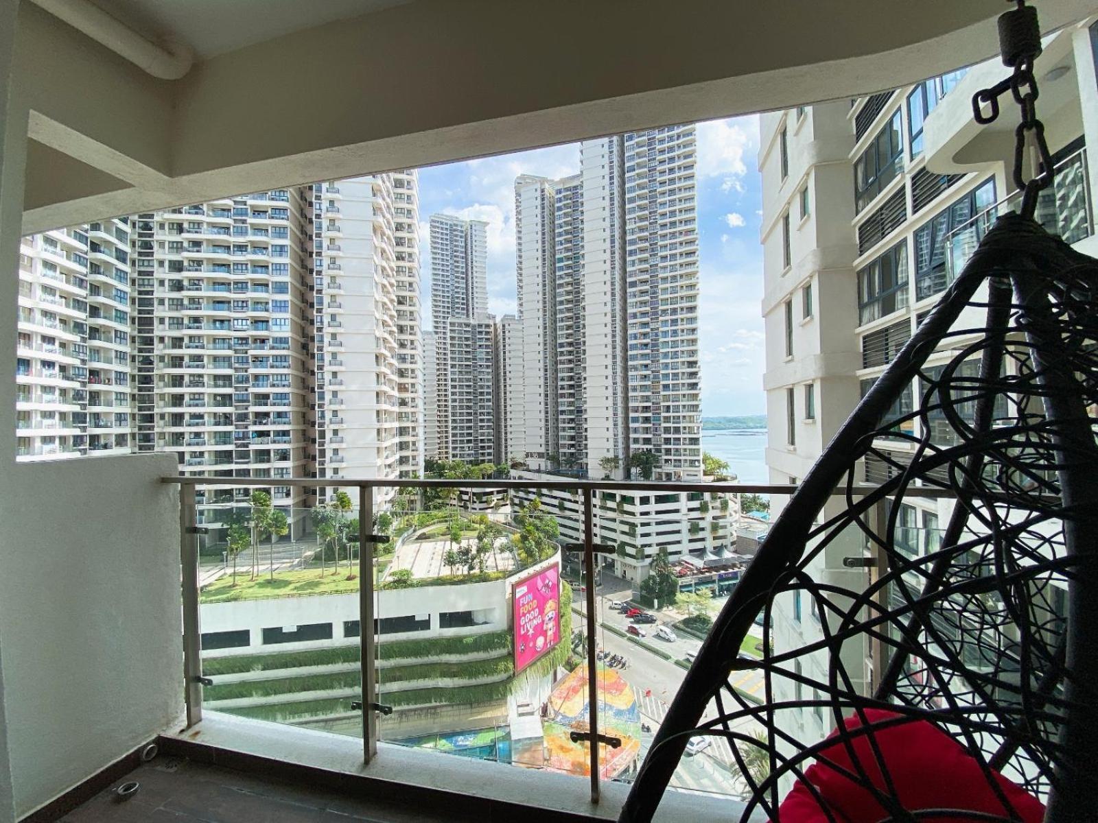 Country Garden Danga Bay By Lions Bay